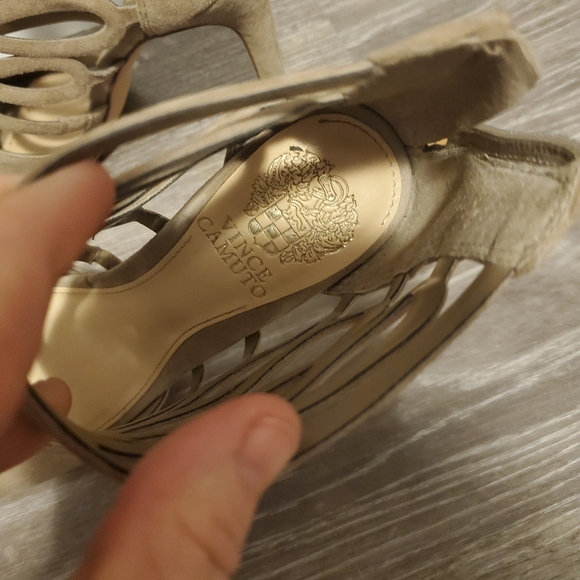 Vince Camuto Size 7 Heels - Picture 3 of 4